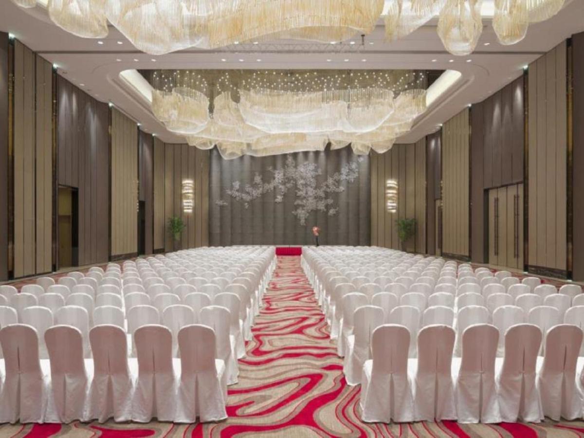 ว่านต้า เรล์ม อู่ฮั่น Hotel ภายนอก รูปภาพ